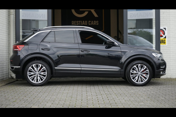 Volkswagen T-Roc 1.5 TSI Sport AUTOMAAT-ACC-CAMERA-FULL LED-KEYLESS-NAVIGATIE-MODE-TREKHAAK-STOELVERWARMING-VIRTUEEL