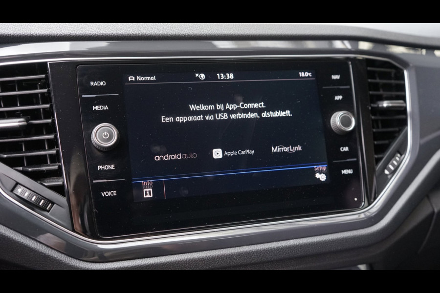 Volkswagen T-Roc 1.5 TSI Sport AUTOMAAT-ACC-CAMERA-FULL LED-KEYLESS-NAVIGATIE-MODE-TREKHAAK-STOELVERWARMING-VIRTUEEL