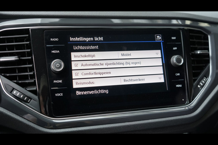 Volkswagen T-Roc 1.5 TSI Sport AUTOMAAT-ACC-CAMERA-FULL LED-KEYLESS-NAVIGATIE-MODE-TREKHAAK-STOELVERWARMING-VIRTUEEL
