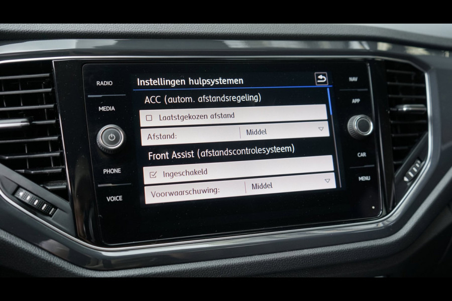 Volkswagen T-Roc 1.5 TSI Sport AUTOMAAT-ACC-CAMERA-FULL LED-KEYLESS-NAVIGATIE-MODE-TREKHAAK-STOELVERWARMING-VIRTUEEL