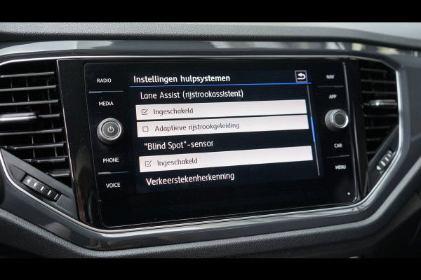 Volkswagen T-Roc 1.5 TSI Sport AUTOMAAT-ACC-CAMERA-FULL LED-KEYLESS-NAVIGATIE-MODE-TREKHAAK-STOELVERWARMING-VIRTUEEL