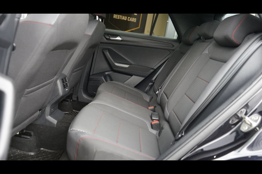 Volkswagen T-Roc 1.5 TSI Sport AUTOMAAT-ACC-CAMERA-FULL LED-KEYLESS-NAVIGATIE-MODE-TREKHAAK-STOELVERWARMING-VIRTUEEL