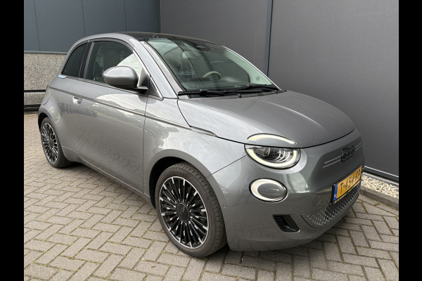 Fiat 500 La Prima by bocelli 42 kWh full option Achteruitrijcamera - Airco - Apple carplay - Navigatie - Parkeersensoren - Panorama dak - Stoelverwarming - Cruise control - Dodehoek detector - Elektrische ramen - Led verlichting - Bluetoot - Keyless start - Stuur leder - Stuur multifunctioneel - Licht metalen velgen 17 inch