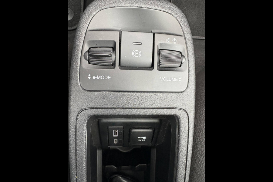 Fiat 500 La Prima by bocelli 42 kWh full option Achteruitrijcamera - Airco - Apple carplay - Navigatie - Parkeersensoren - Panorama dak - Stoelverwarming - Cruise control - Dodehoek detector - Elektrische ramen - Led verlichting - Bluetoot - Keyless start - Stuur leder - Stuur multifunctioneel - Licht metalen velgen 17 inch