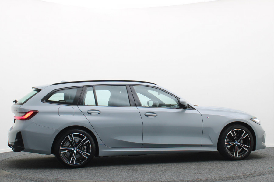 BMW 3 Serie Touring 320e M Sport Leder/Alcantara, Virtual Cockpit, LED, Elek. trekhaak, Apple Carplay, 18"
