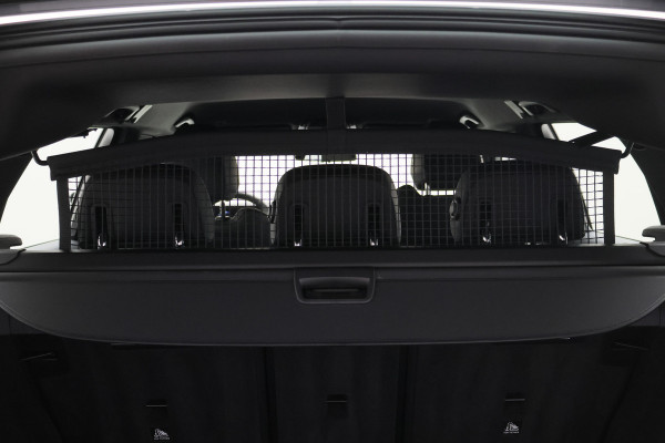 BMW 3 Serie Touring 320e M Sport Leder/Alcantara, Virtual Cockpit, LED, Elek. trekhaak, Apple Carplay, 18"