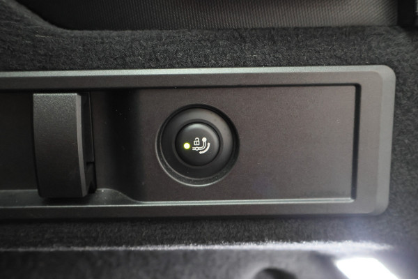 BMW 3 Serie Touring 320e M Sport Leder/Alcantara, Virtual Cockpit, LED, Elek. trekhaak, Apple Carplay, 18"