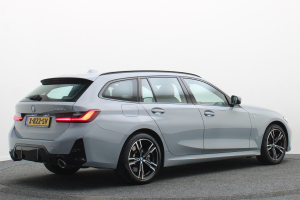 BMW 3 Serie Touring 320e M Sport Leder/Alcantara, Virtual Cockpit, LED, Elek. trekhaak, Apple Carplay, 18"