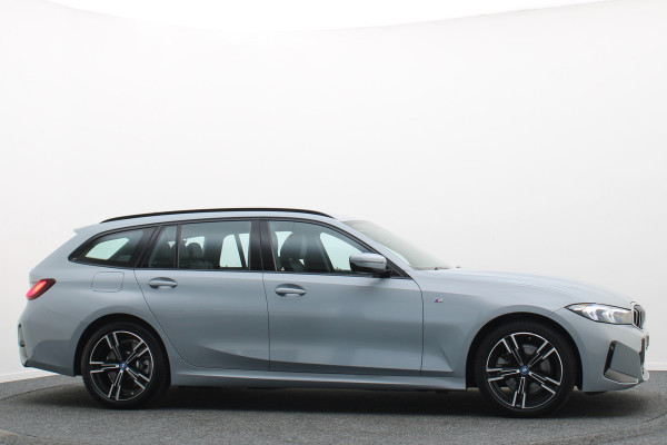 BMW 3 Serie Touring 320e M Sport Leder/Alcantara, Virtual Cockpit, LED, Elek. trekhaak, Apple Carplay, 18"