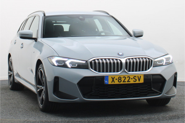 BMW 3 Serie Touring 320e M Sport Leder/Alcantara, Virtual Cockpit, LED, Elek. trekhaak, Apple Carplay, 18"