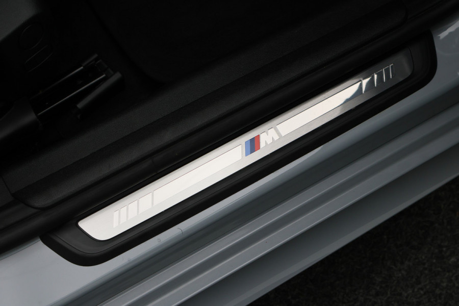 BMW 3 Serie Touring 320e M Sport Leder/Alcantara, Virtual Cockpit, LED, Elek. trekhaak, Apple Carplay, 18"