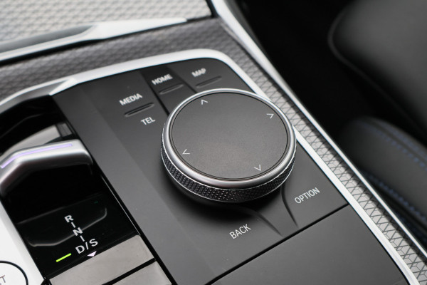BMW 3 Serie Touring 320e M Sport Leder/Alcantara, Virtual Cockpit, LED, Elek. trekhaak, Apple Carplay, 18"