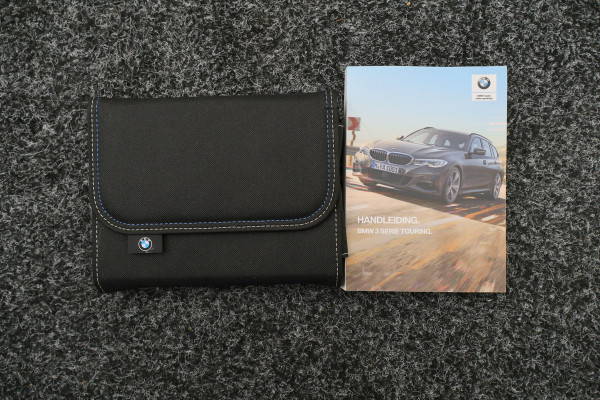 BMW 3 Serie Touring 320e M Sport Leder/Alcantara, Virtual Cockpit, LED, Elek. trekhaak, Apple Carplay, 18"