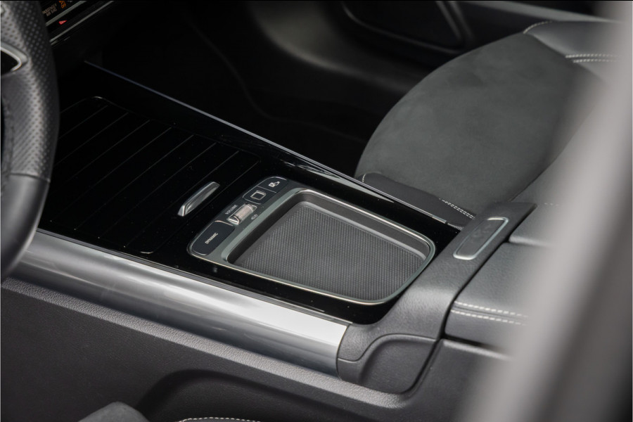 Mercedes-Benz GLA 200 d AMG Line 20 inch - Pano - Camera