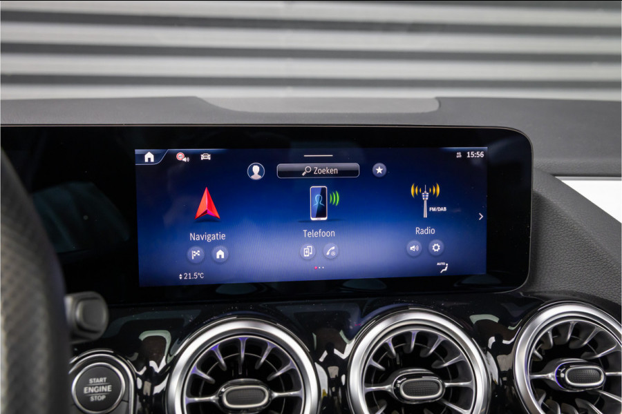 Mercedes-Benz GLA 200 d AMG Line 20 inch - Pano - Camera