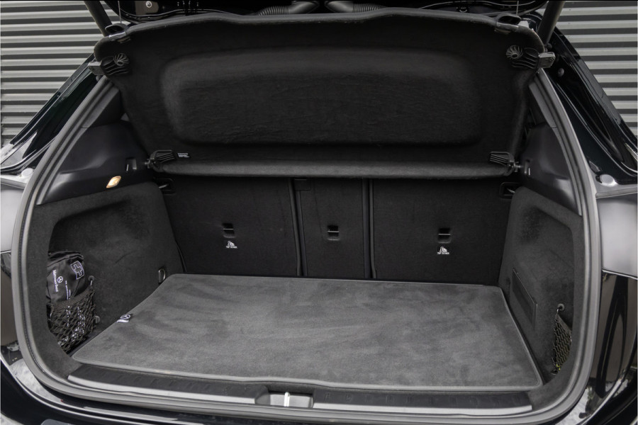 Mercedes-Benz GLA 200 d AMG Line 20 inch - Pano - Camera