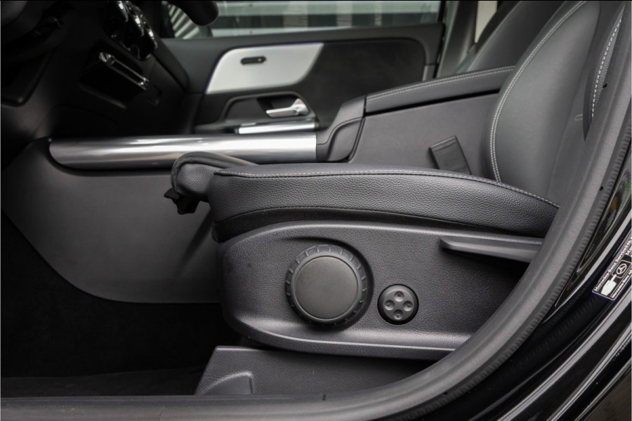 Mercedes-Benz GLA 200 d AMG Line 20 inch - Pano - Camera