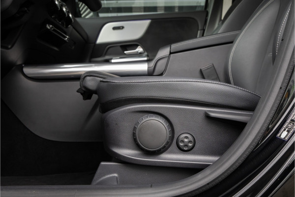 Mercedes-Benz GLA 200 d AMG Line 20 inch - Pano - Camera