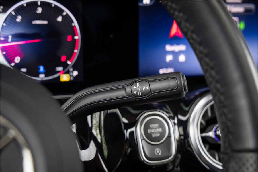Mercedes-Benz GLA 200 d AMG Line 20 inch - Pano - Camera