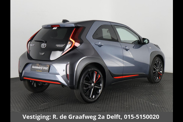Toyota Aygo X 1.0 VVT-i S-CVT Undercover Jun Takahashi | JBL-Audio | Stoelverwarming | Parkeersensoren voor & achter |
