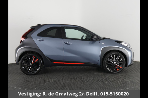 Toyota Aygo X 1.0 VVT-i S-CVT Undercover Jun Takahashi | JBL-Audio | Stoelverwarming | Parkeersensoren voor & achter |
