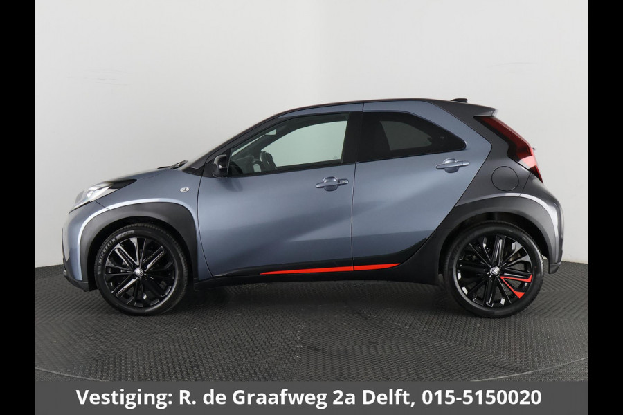 Toyota Aygo X 1.0 VVT-i S-CVT Undercover Jun Takahashi | JBL-Audio | Stoelverwarming | Parkeersensoren voor & achter |