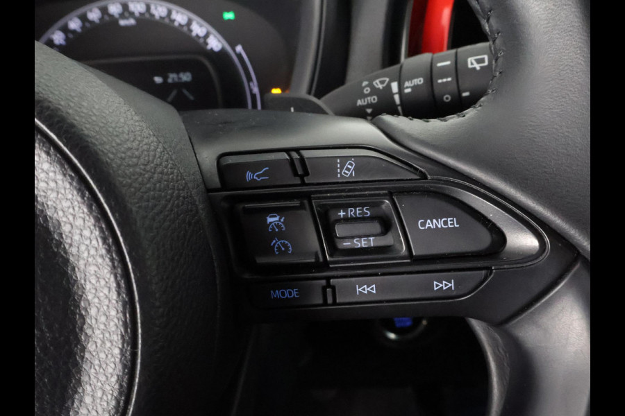 Toyota Aygo X 1.0 VVT-i S-CVT Undercover Jun Takahashi | JBL-Audio | Stoelverwarming | Parkeersensoren voor & achter |