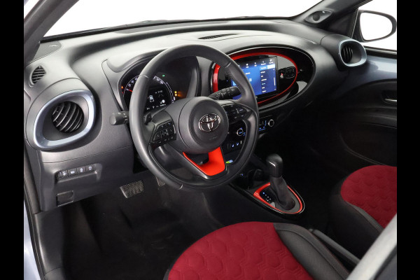 Toyota Aygo X 1.0 VVT-i S-CVT Undercover Jun Takahashi | JBL-Audio | Stoelverwarming | Parkeersensoren voor & achter |