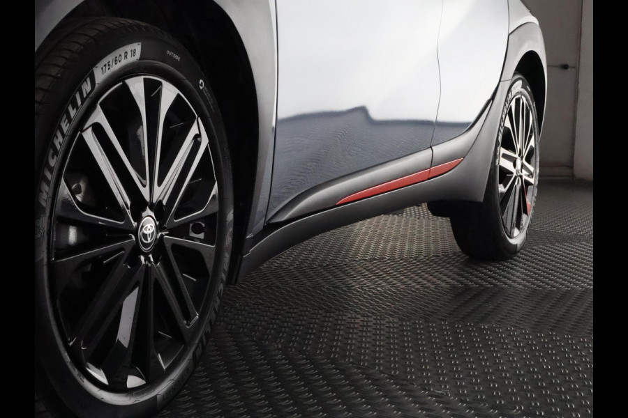 Toyota Aygo X 1.0 VVT-i S-CVT Undercover Jun Takahashi | JBL-Audio | Stoelverwarming | Parkeersensoren voor & achter |