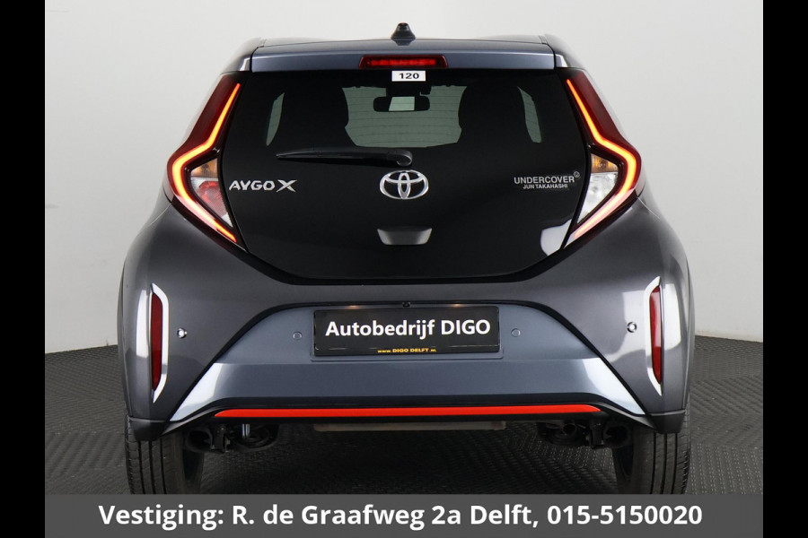 Toyota Aygo X 1.0 VVT-i S-CVT Undercover Jun Takahashi | JBL-Audio | Stoelverwarming | Parkeersensoren voor & achter |