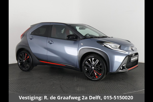 Toyota Aygo X 1.0 VVT-i S-CVT Undercover Jun Takahashi | JBL-Audio | Stoelverwarming | Parkeersensoren voor & achter |