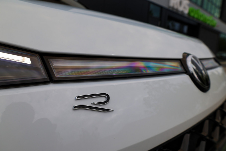 Volkswagen T-Roc 1.5 eTsi R-Line First Edition | NIEUW MODEL | BTW | CAMERA | ACC | STUURVERWARMING |