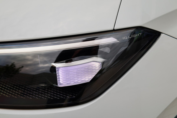 Volkswagen T-Roc 1.5 eTsi R-Line First Edition | NIEUW MODEL | BTW | CAMERA | ACC | STUURVERWARMING |