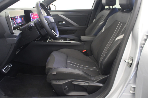 Opel Astra Sports Tourer 1.2 Turbo GS *Hemelvaart open*