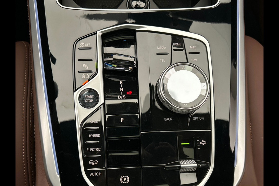 BMW X5 XDrive50e M/Sport | Davitgrau | Pano/dak | Sky/Lounge | Trekhaak | Rondomzicht/Camera