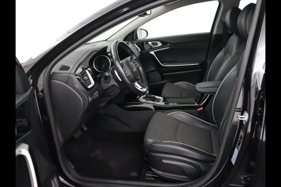 Kia Xceed 1.6 GDi PHEV DynamicLine | Carplay | Keyless | Half leder | Navigatie | Full LED | Parkeerhulp | Climate control | Bluetooth | Cruise control | Plug In