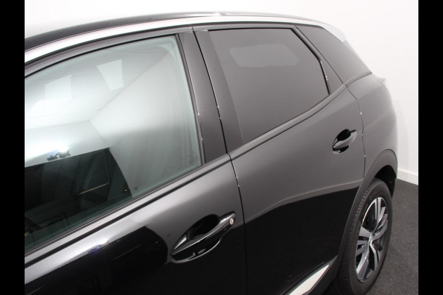 Peugeot 3008 1.2 110pk Turbo Automaat Allure Climate control Adaptive cruise control Achteruitrijd camera Parkeersensoren Verwarmde voorstoelen LED Navigatie Apple Carplay/ Android Auto
