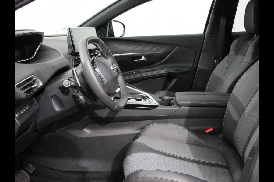 Peugeot 3008 1.2 110pk Turbo Automaat Allure Climate control Adaptive cruise control Achteruitrijd camera Parkeersensoren Verwarmde voorstoelen LED Navigatie Apple Carplay/ Android Auto