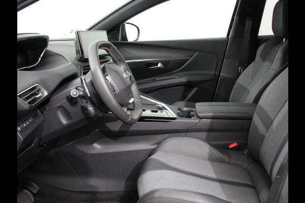 Peugeot 3008 1.2 110pk Turbo Automaat Allure Climate control Adaptive cruise control Achteruitrijd camera Parkeersensoren Verwarmde voorstoelen LED Navigatie Apple Carplay/ Android Auto