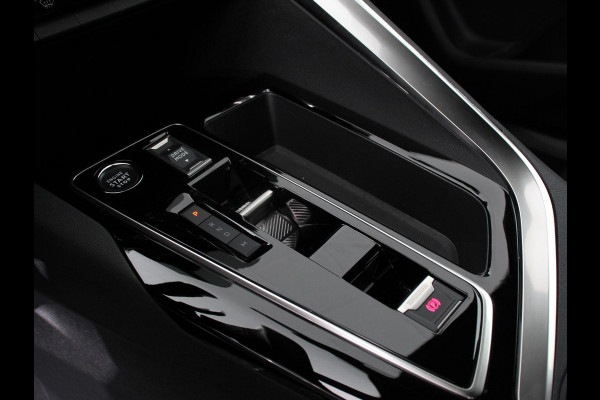 Peugeot 3008 1.2 110pk Turbo Automaat Allure Climate control Adaptive cruise control Achteruitrijd camera Parkeersensoren Verwarmde voorstoelen LED Navigatie Apple Carplay/ Android Auto