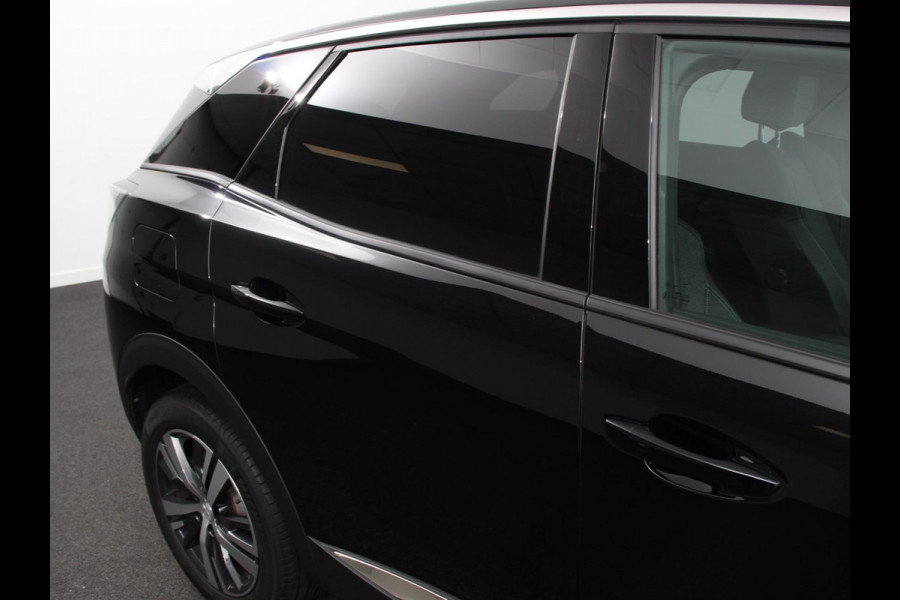 Peugeot 3008 1.2 110pk Turbo Automaat Allure Climate control Adaptive cruise control Achteruitrijd camera Parkeersensoren Verwarmde voorstoelen LED Navigatie Apple Carplay/ Android Auto
