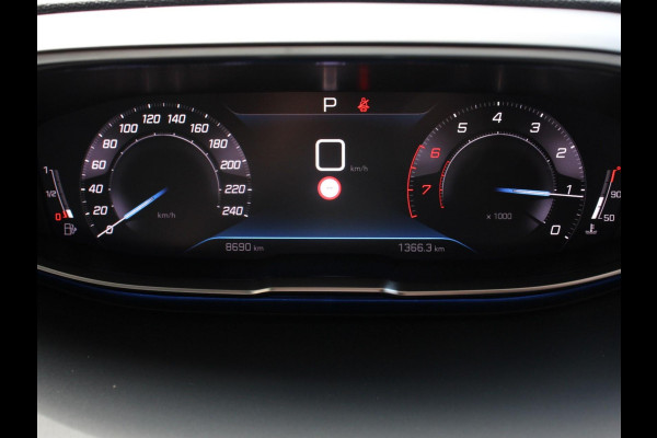 Peugeot 3008 1.2 110pk Turbo Automaat Allure Climate control Adaptive cruise control Achteruitrijd camera Parkeersensoren Verwarmde voorstoelen LED Navigatie Apple Carplay/ Android Auto