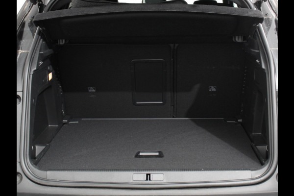 Peugeot 3008 1.2 110pk Turbo Automaat Allure Climate control Adaptive cruise control Achteruitrijd camera Parkeersensoren Verwarmde voorstoelen LED Navigatie Apple Carplay/ Android Auto