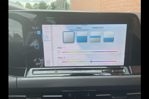Volkswagen Golf Variant 1.5 eTSI 150pk DSG Style Navigatie Apple Carplay/Android Auto Parkeersensoren Adaptive Cruise Control Blind Spot Assist Stoel-en stuurverwarming Ledverlichting Climate Control