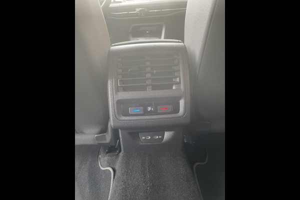 Volkswagen Golf Variant 1.5 eTSI 150pk DSG Style Navigatie Apple Carplay/Android Auto Parkeersensoren Adaptive Cruise Control Blind Spot Assist Stoel-en stuurverwarming Ledverlichting Climate Control