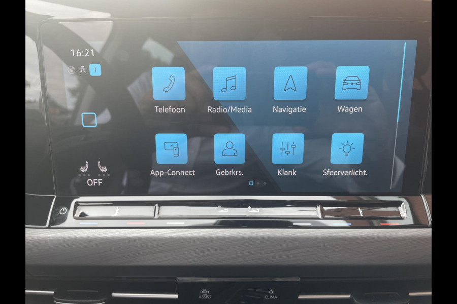 Volkswagen Golf Variant 1.5 eTSI 150pk DSG Style Navigatie Apple Carplay/Android Auto Parkeersensoren Adaptive Cruise Control Blind Spot Assist Stoel-en stuurverwarming Ledverlichting Climate Control