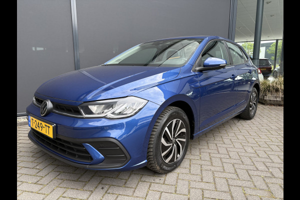 Volkswagen Polo 1.0 TSI Life Achteruitrijcamera - Airco - Apple carplay - Navigatie - Cruise control - Bluetooth - Licht metalen velgen 15 inch - Led verlichting - Elektrische ramen - Radio - Start/stop systeem - Stuur l