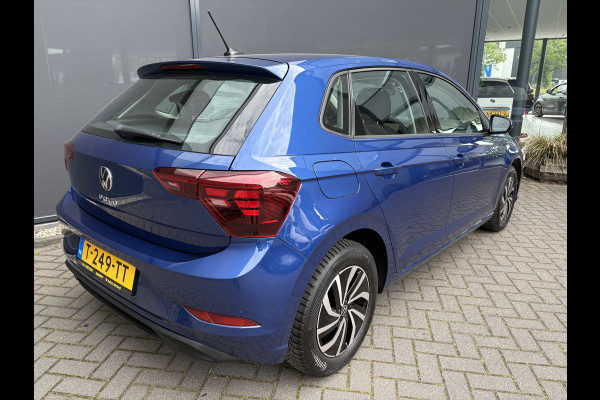 Volkswagen Polo 1.0 TSI Life Achteruitrijcamera - Airco - Apple carplay - Navigatie - Cruise control - Bluetooth - Licht metalen velgen 15 inch - Led verlichting - Elektrische ramen - Radio - Start/stop systeem - Stuur l
