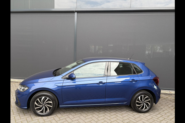 Volkswagen Polo 1.0 TSI Life Achteruitrijcamera - Airco - Apple carplay - Navigatie - Cruise control - Bluetooth - Licht metalen velgen 15 inch - Led verlichting - Elektrische ramen - Radio - Start/stop systeem - Stuur l