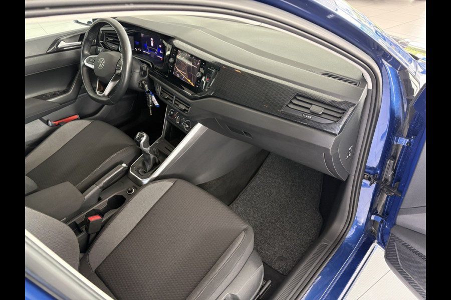 Volkswagen Polo 1.0 TSI Life Achteruitrijcamera - Airco - Apple carplay - Navigatie - Cruise control - Bluetooth - Licht metalen velgen 15 inch - Led verlichting - Elektrische ramen - Radio - Start/stop systeem - Stuur l